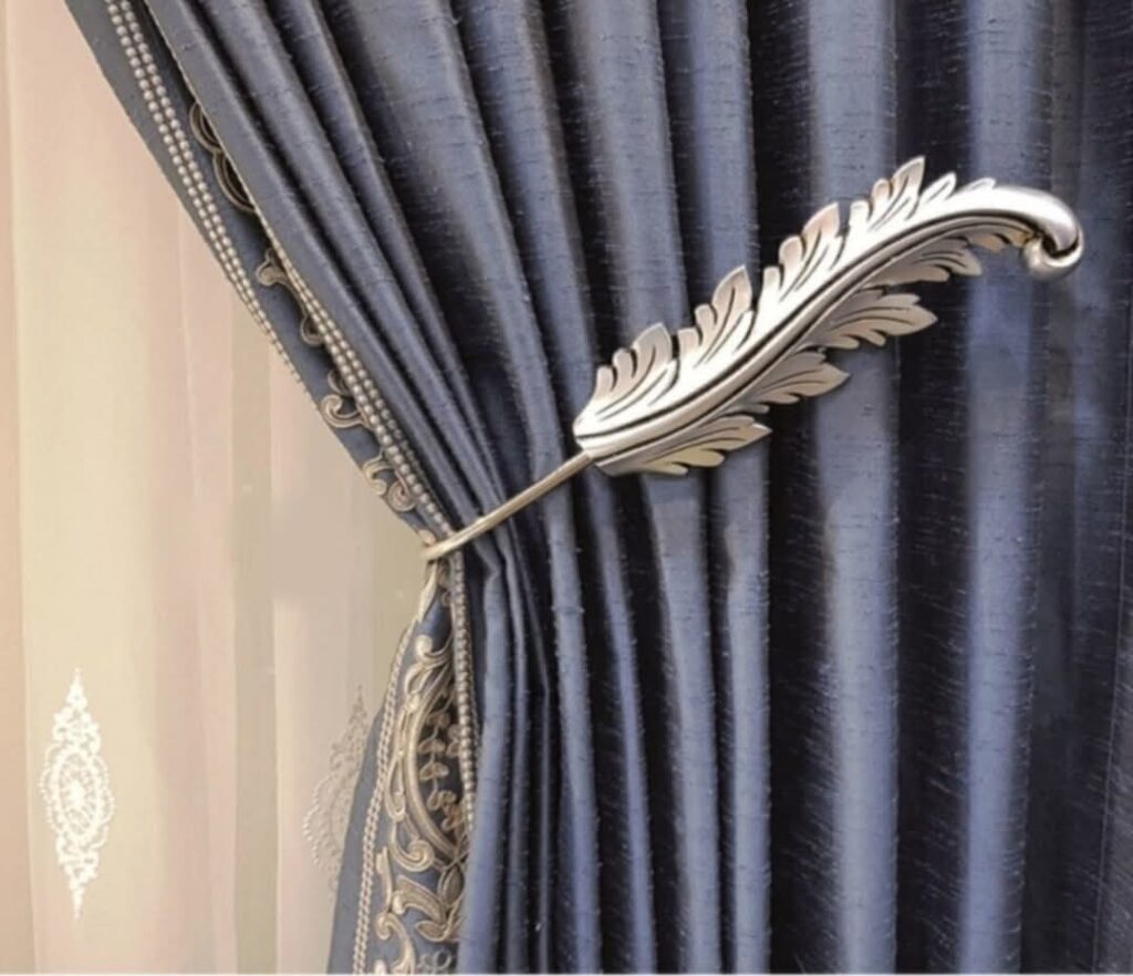 Cârlig decorativ pentru îmbrățișări – model Royal – imagine 3