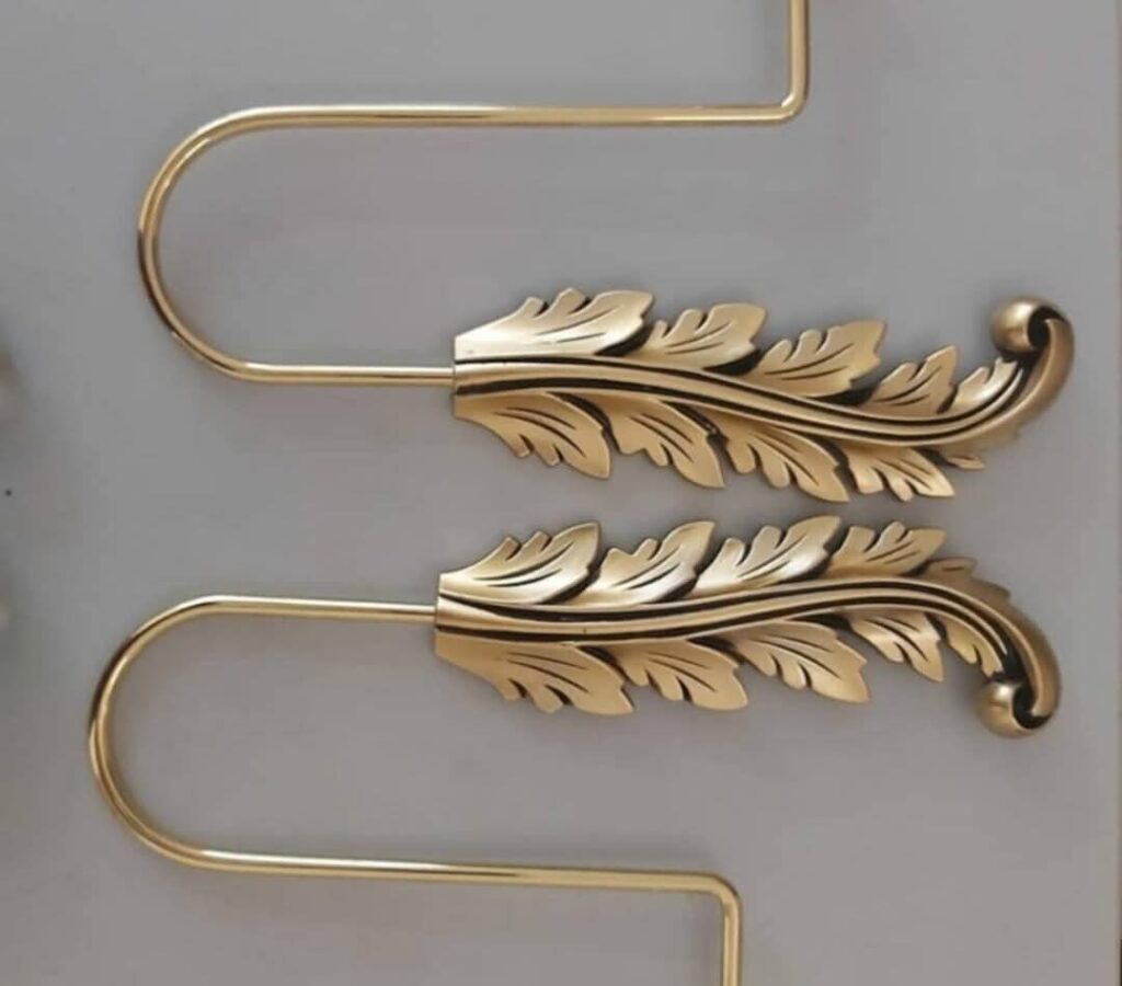 Cârlig decorativ pentru îmbrățișări – model Royal – imagine 2