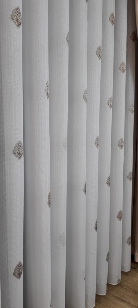 Perdea ivoire cu motive geometrice – Perdele Luxury