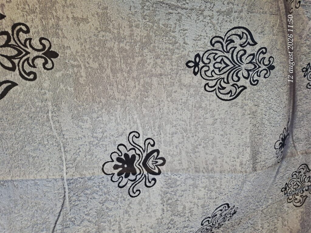 Draperie gri-perlat cu medalioane Mirella realizată la comandă – detaliu material
