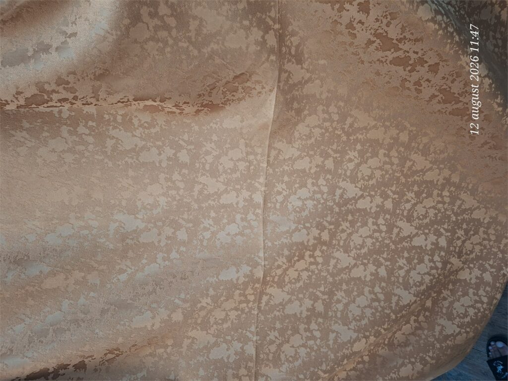 Draperie jacquard cappuccino Toscana realizată la comandă – detaliu textură