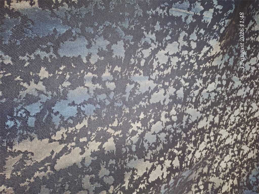 Draperie jacquard grafit Nocturne realizată la comandă – detaliu material