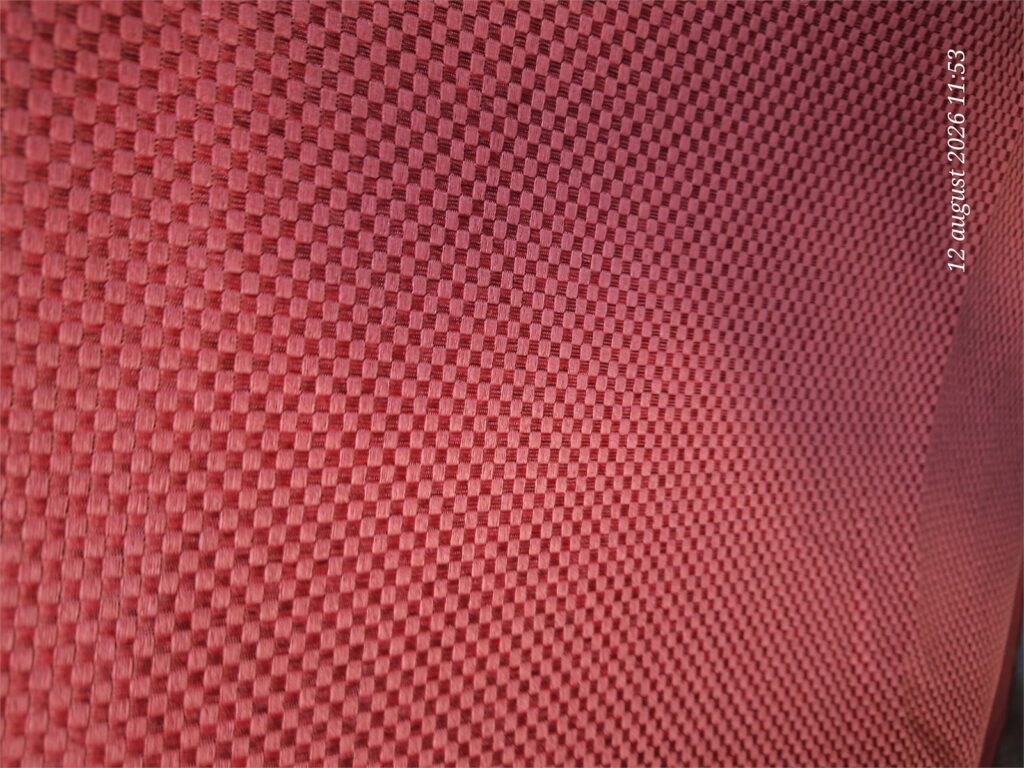 Draperie uni bordo Bordeaux realizată la comandă – detaliu material
