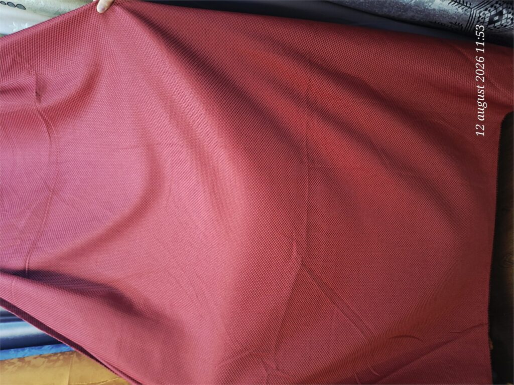 Draperie uni bordo Bordeaux realizată la comandă – detaliu textură