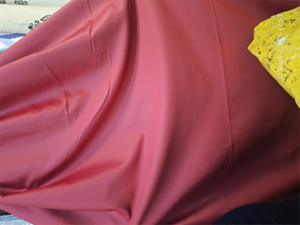 Draperie uni roz fucsia Fuchsia realizată la comandă – detaliu textură