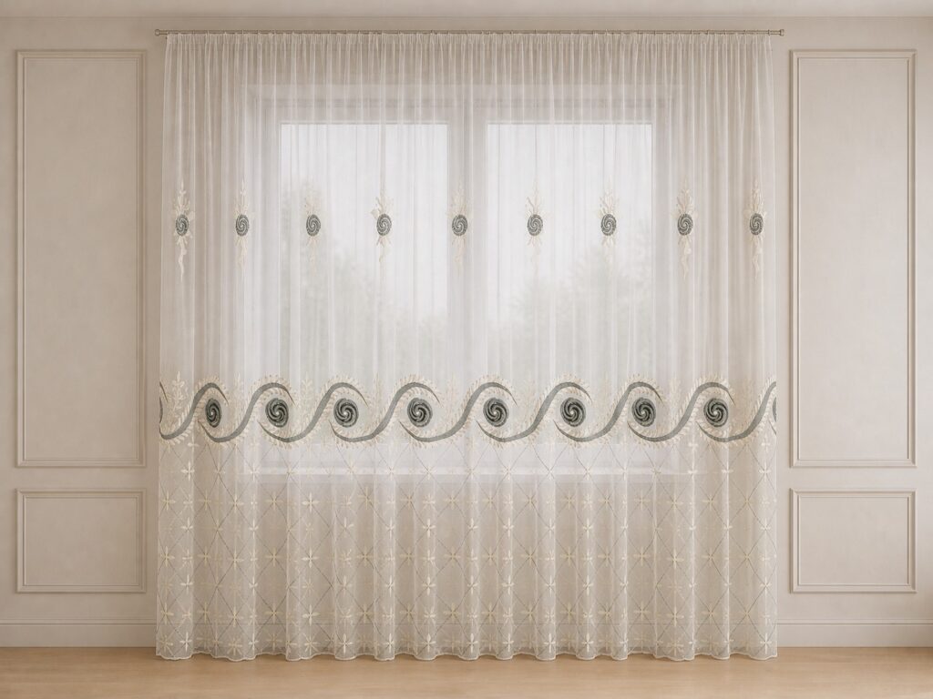 Perdea cu medalioane decorative realizată la comandă