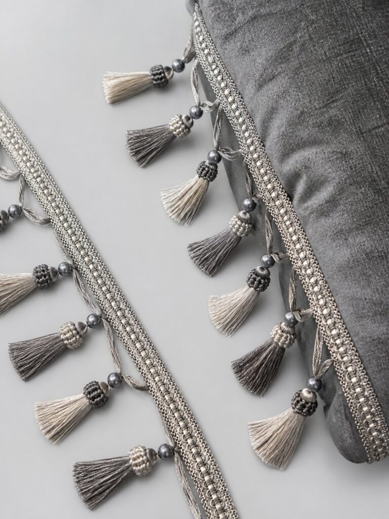 Pasmanterie decorativă cu franjuri – Model 02