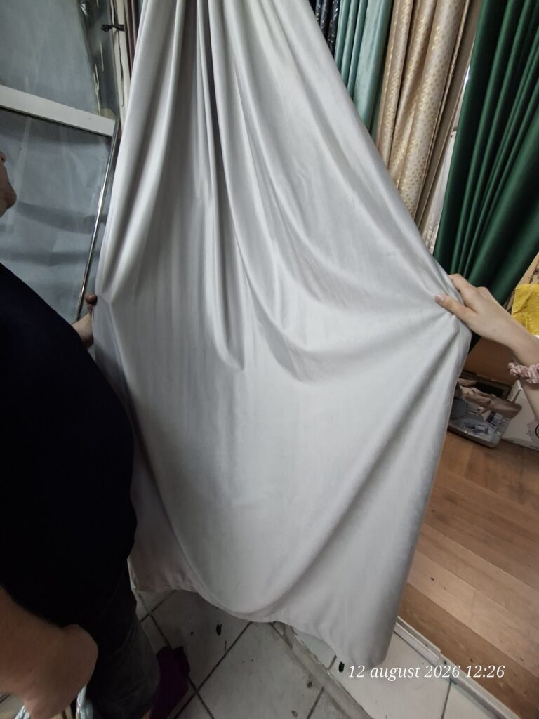 Draperie din catifea argintie Silver