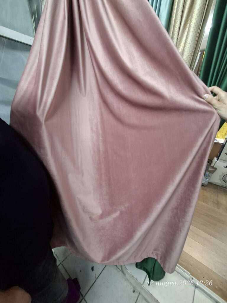 Draperie din catifea roz pudrat Blush